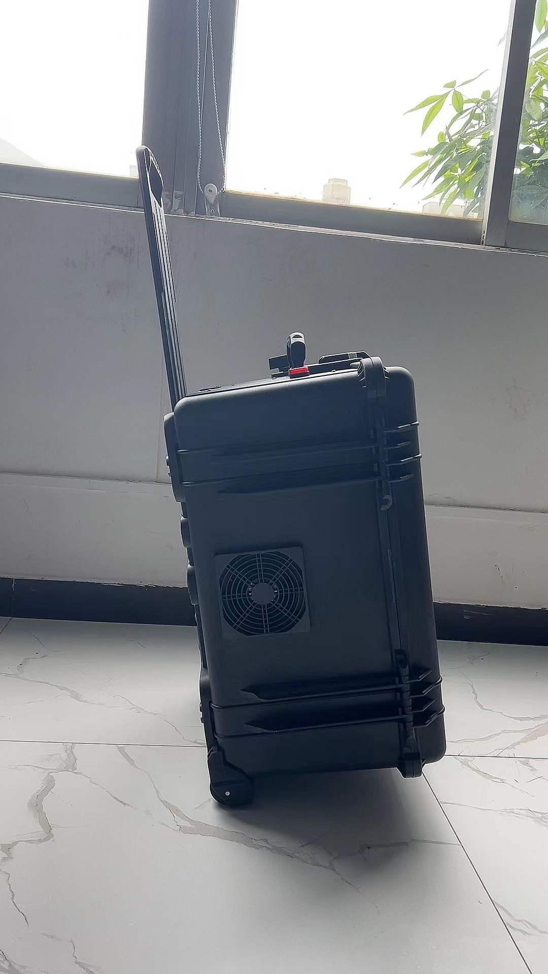 泰兴手拉箱型移动通信干扰器